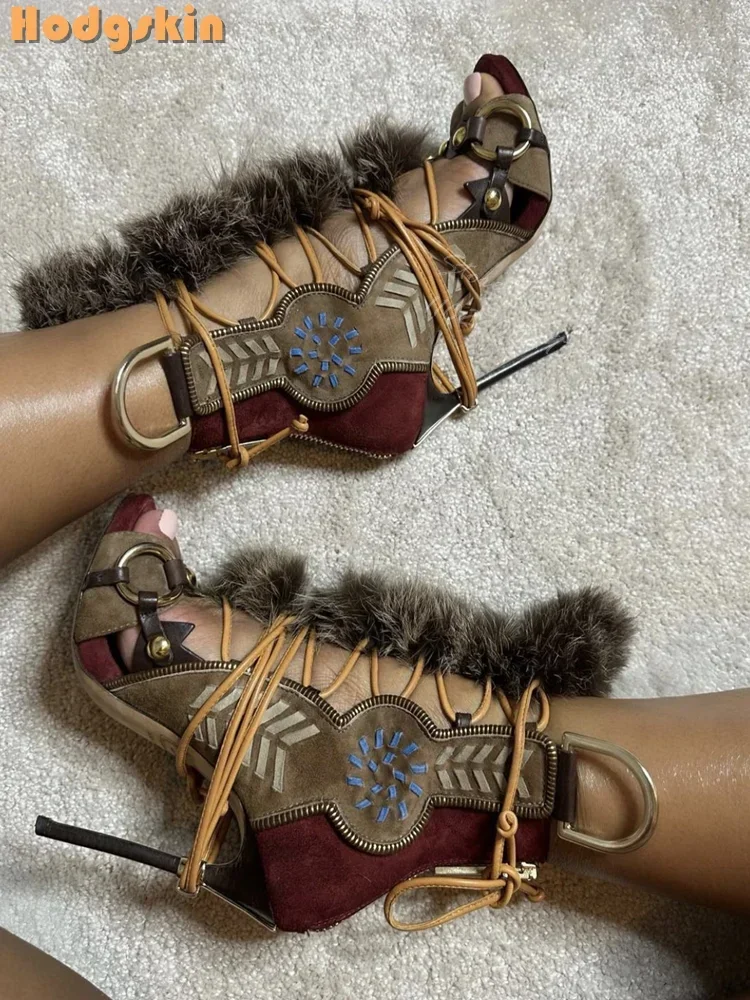 Sandały z patchworku zamszoweg – Sandal Strappy Heeled recenzja i cena